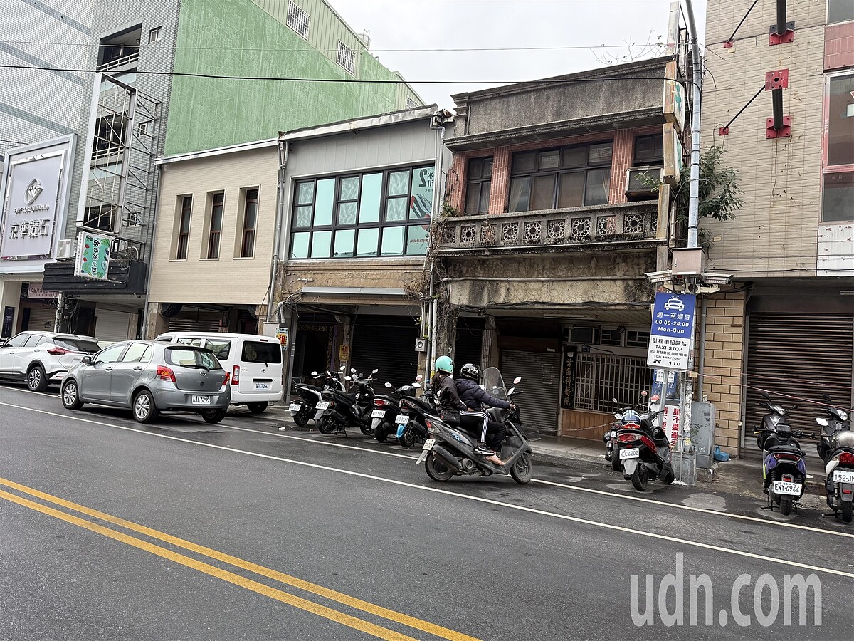 雲林地王由斗六市火車站前大同路與愛國街交叉路口土地蟬聯，但附近多家店面閒置招租中。記者陳雅玲／攝影 