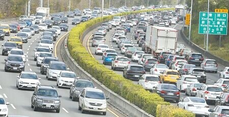 
國道交通量逐年增加，遠超疫前水準，塞車已成用路人惡夢。（本報資料照片）
