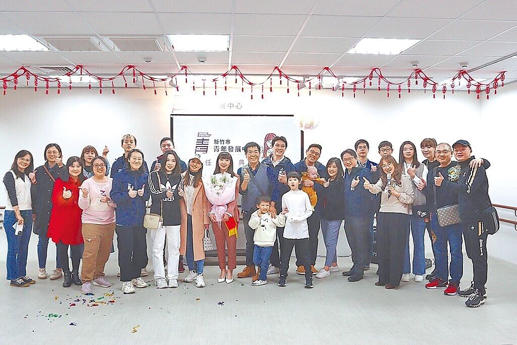 為打造青年宜居城市,新竹市青年發展中心1日正式揭牌。(新竹市政府提供/陳育賢新竹傳真)