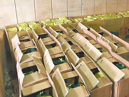 陳姓茶商購進廉價越南茶葉混裝台灣茶葉賣給手搖飲業者,賺取暴利被檢調及衛生單位查獲,高雄地院依詐欺及違反食安法,判刑1年、緩刑2年,可上訴。(示意圖,本報資料照片∕郭良傑高雄傳真)