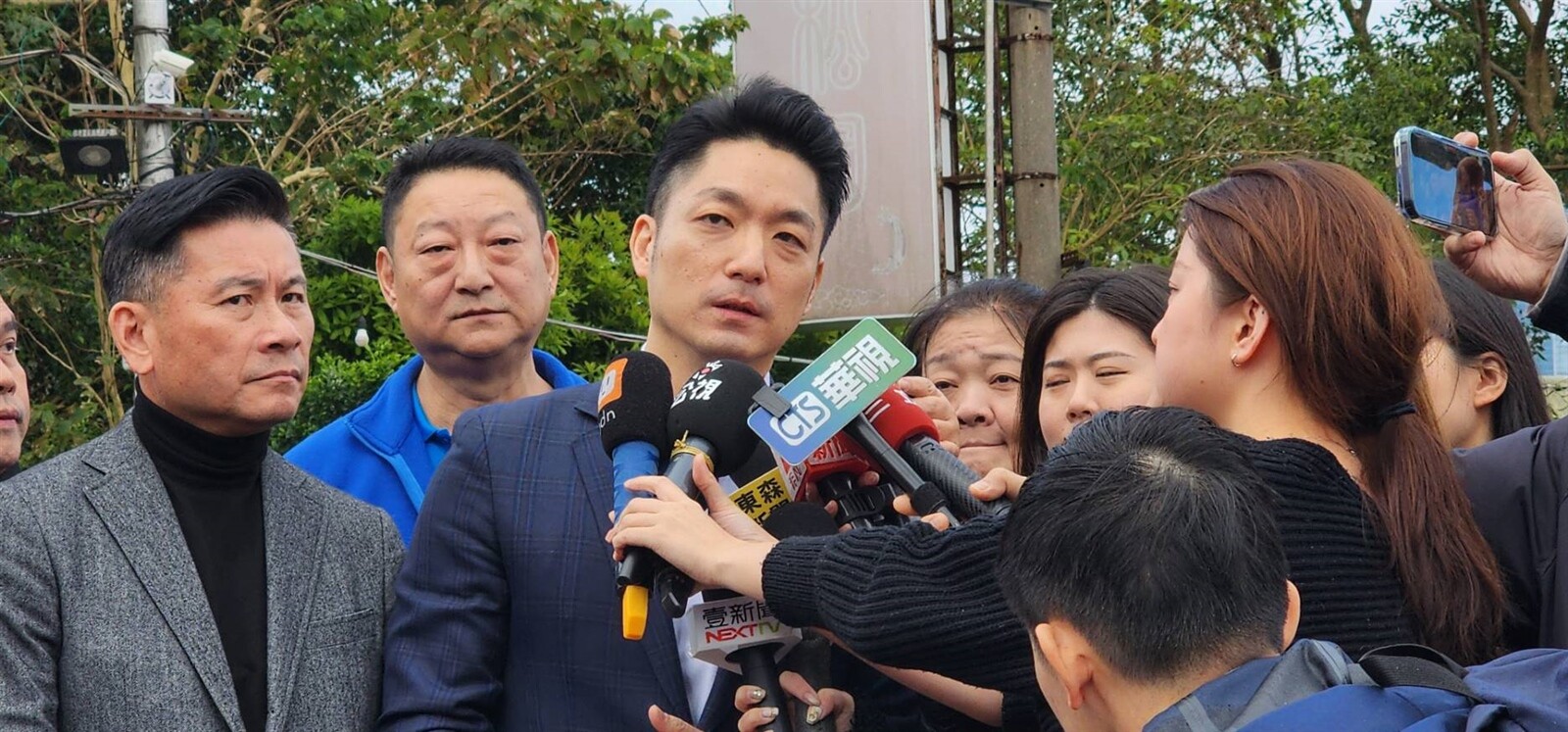 台北市長蔣萬安上午出席2025年台北母娘文化季甲辰年歲末冬令救濟活動受訪。記者楊正海／攝影 