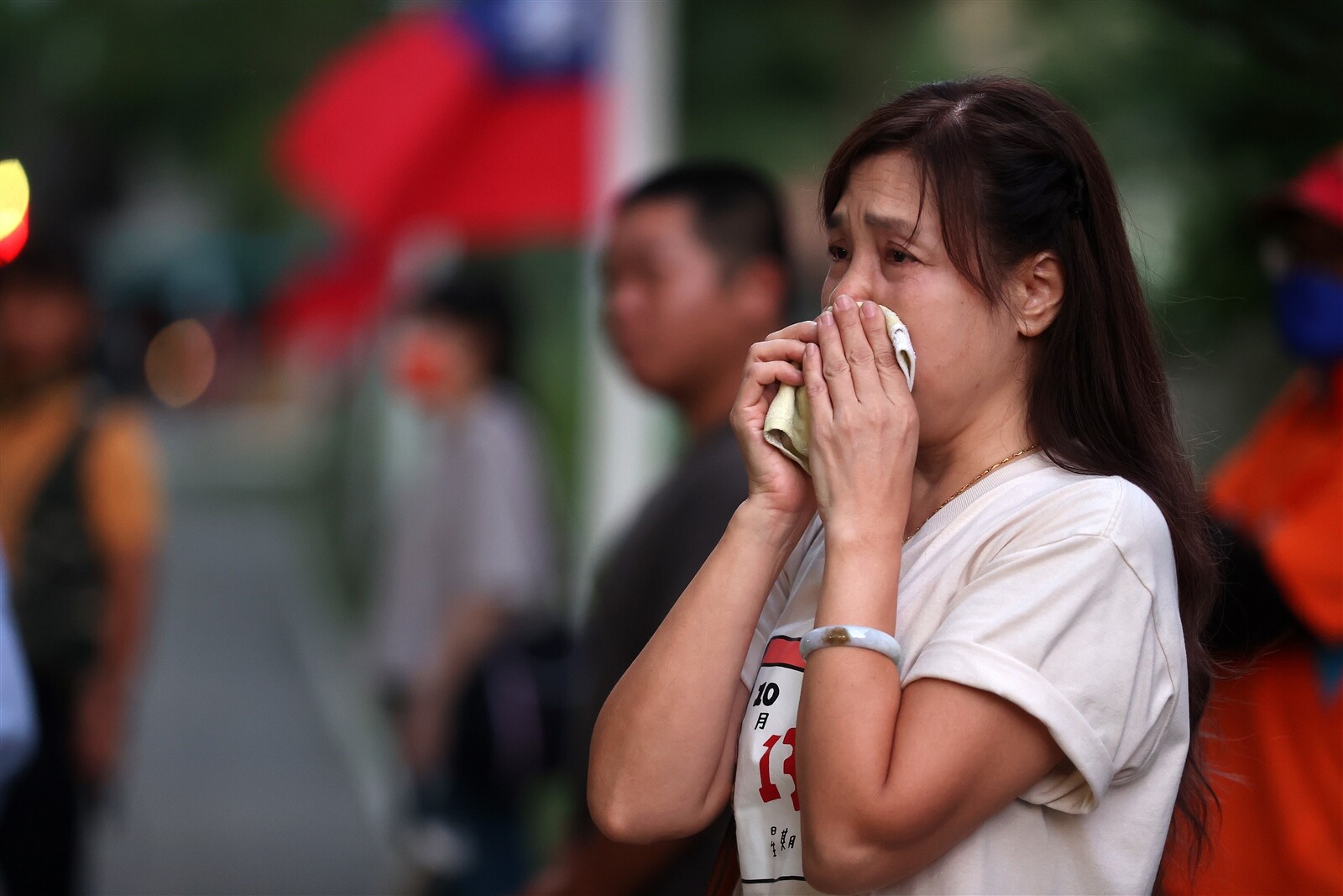 醫師表示，哭泣有助於調節壓力激素，也可促進心血管與免疫系統功能，但宜控制在15分鐘內，以免造成身心靈負擔。示意圖。本報資料照 