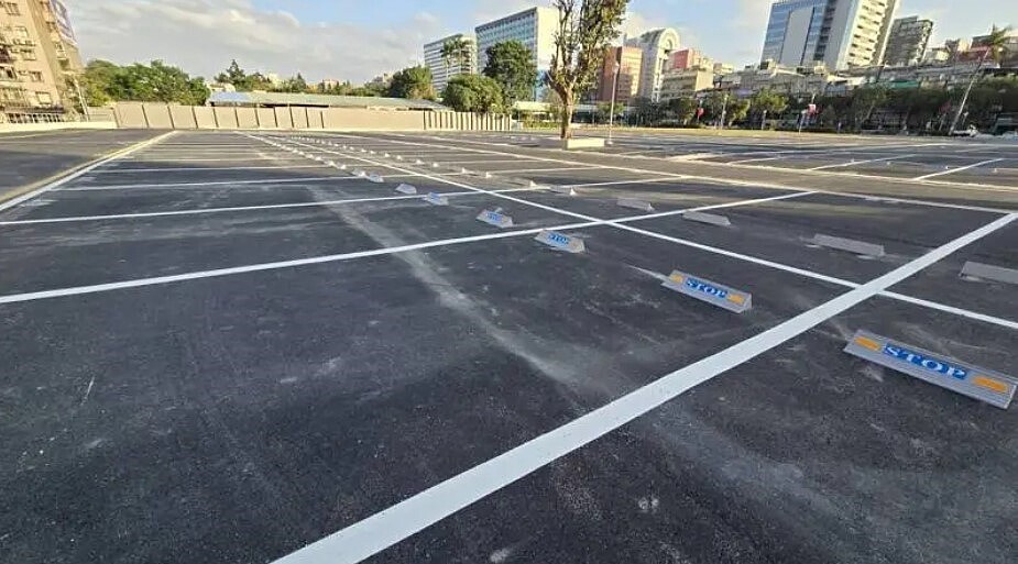 議員建議,一殯短期作為停車場,也要有臨時會展或市集活動舉辦,「否則很黑,一個人去停還是會怕」,建議周末與產發局討論可辦市集、活動或會展。圖/北市殯葬處提供