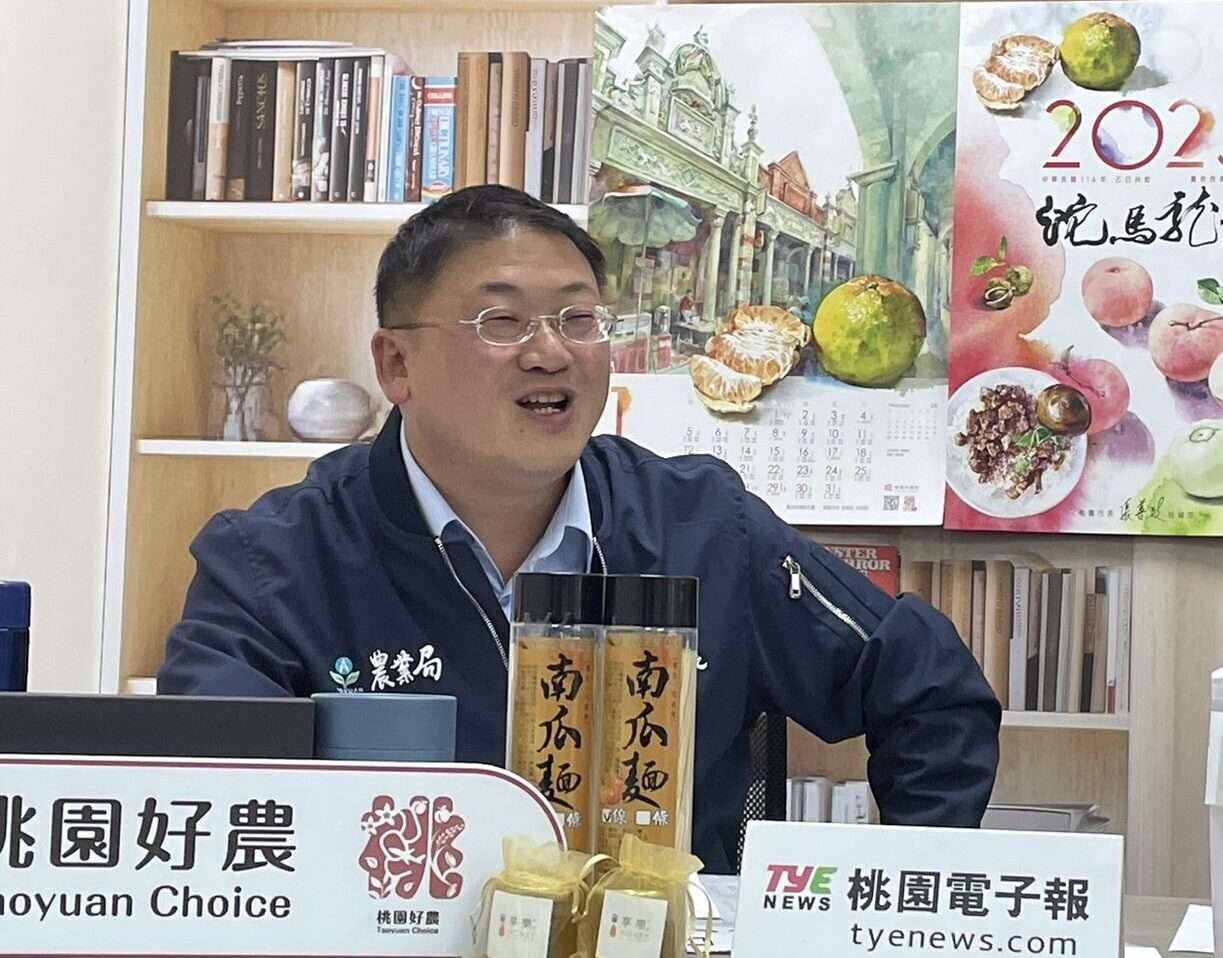 農業局長陳冠義說明桃園農業的近況。圖：陳儒賢攝