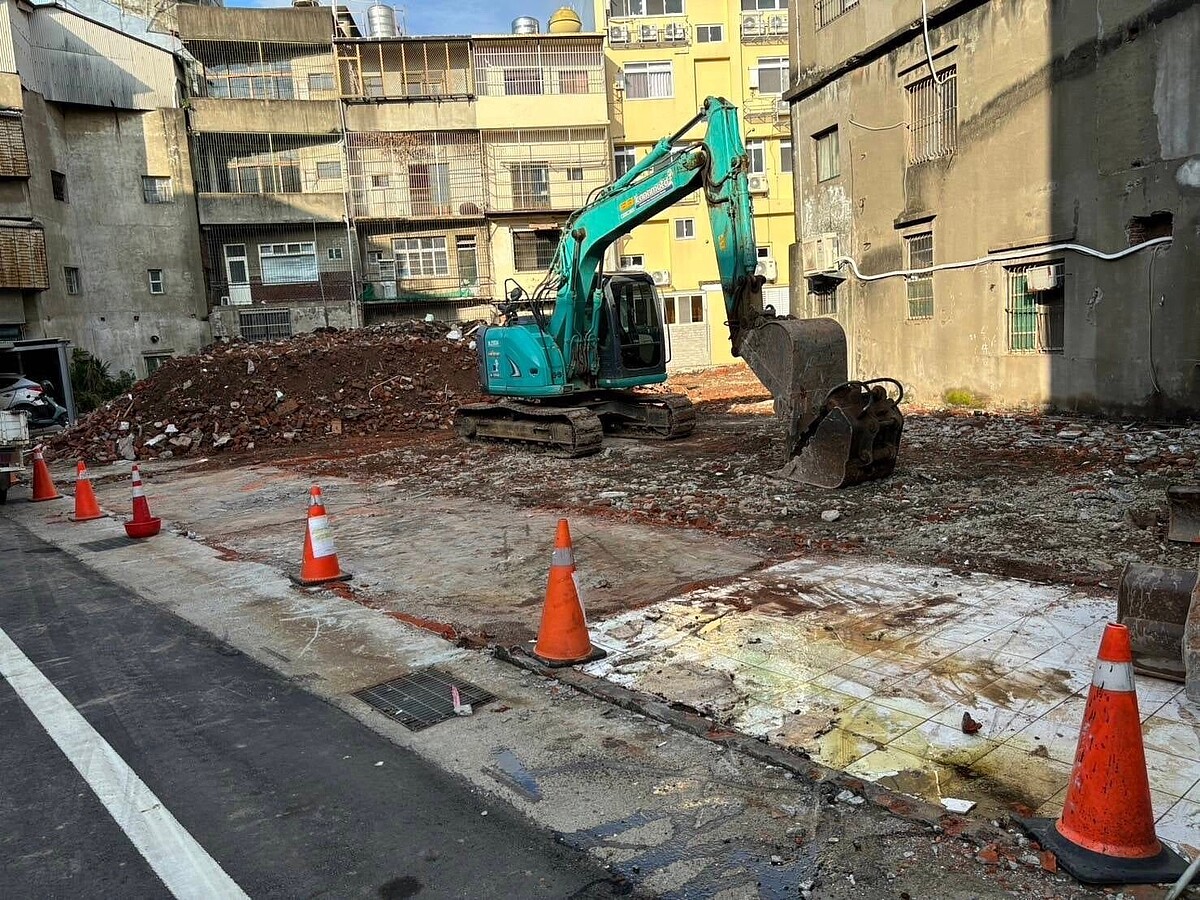 集和街警察宿舍拆除。圖／新竹市警察局提供