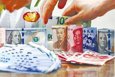 9日新台幣直接摜破32.9元,盤中最低見到32.97元,創2016年3月以來近九年波段新低。圖∕本報資料照片