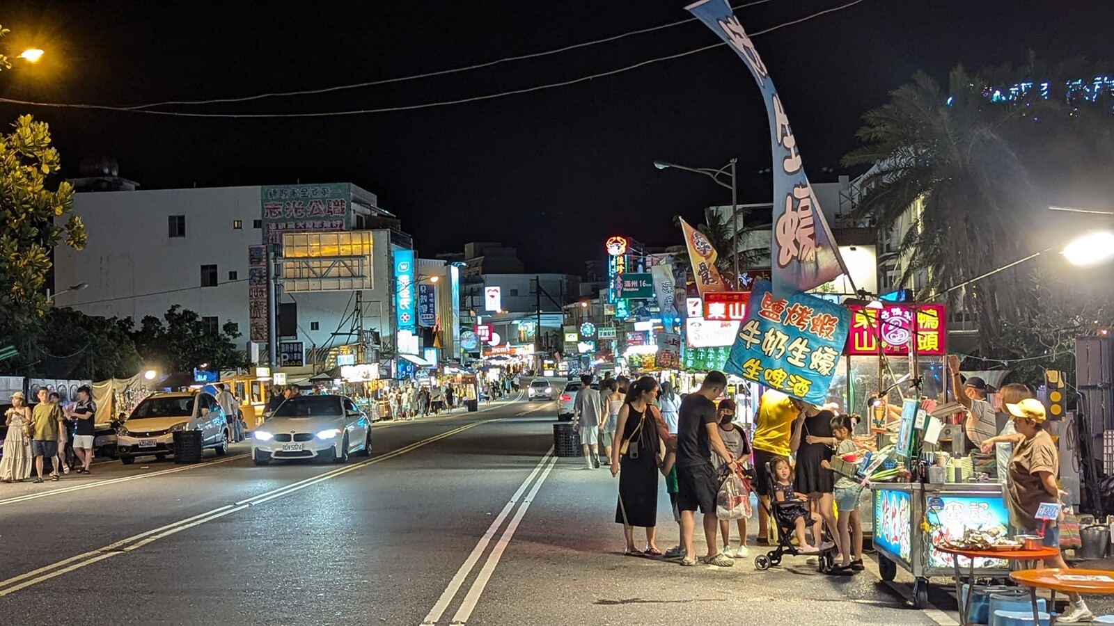 墾丁觀光海嘯止不住，又傳出有大型飯店和連鎖旅館要停業，圖為墾丁大街。記者潘奕言／攝影 