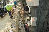 北寧路土石灌10民宅　業者救災清22天
