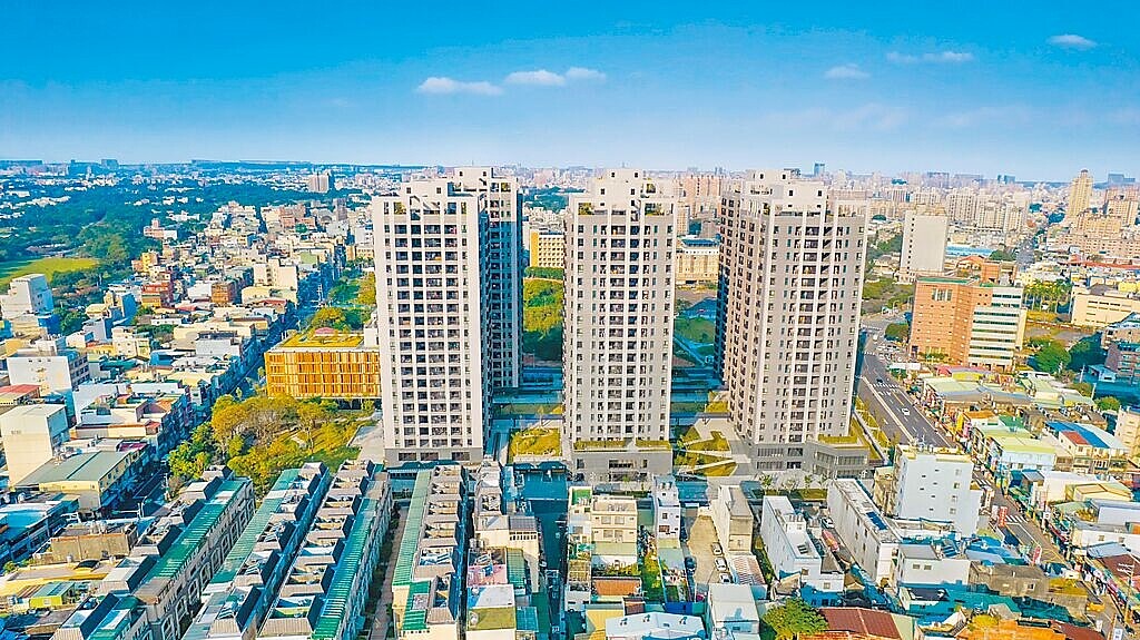 桃園市中壢一號社會住宅去年12月至今年1月發生3起墜樓意外，桃園市社會住宅服務中心推出「身心安頓幸福家園計畫」，將連續3個月開課，為住戶排解生活壓力。（桃園市住宅發展處提供／賴佑維桃園傳真）
