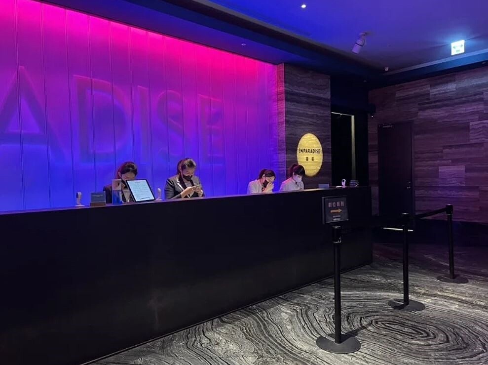 饗饗微風信義店疑似食品中毒案累積就醫人數達59人,北市衛生局從昨天下午起未公布有新增個案,衛生局表示,諾羅潛伏期已過,加上店家已完成相關評估報告及精進作為,同意上午9點起復業。業者也發聲明表示下午啟動營業。圖/聯合報系資料照