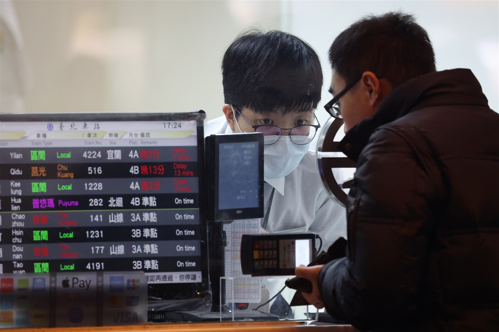 台鐵董事長杜微昨表示，台鐵票價卅年未漲，二月將提「報酬率低於百分之三」方案。記者許正宏／攝影 