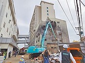 東港安泰醫院違建　屏縣府強拆