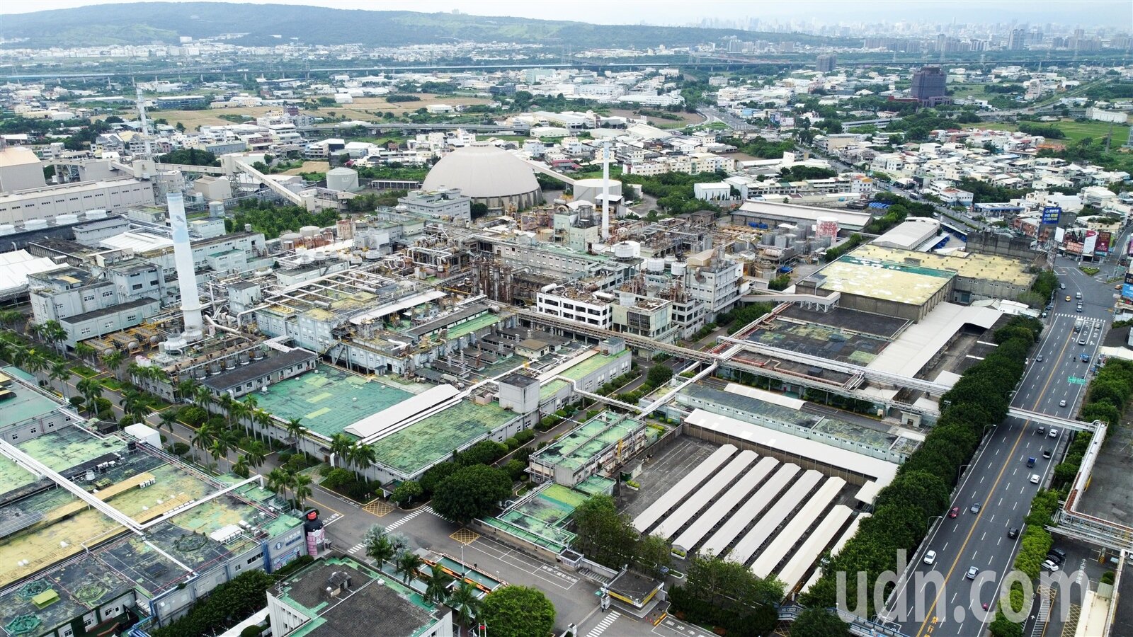 占地70公頃的台化公司彰化廠，包括彰化市長林世賢、亞洲大學都建議爭取設置輝達（NVIDIA）台灣總部，台化公司表示：「越俎代庖」不可取」。 聯合報系資料照片
