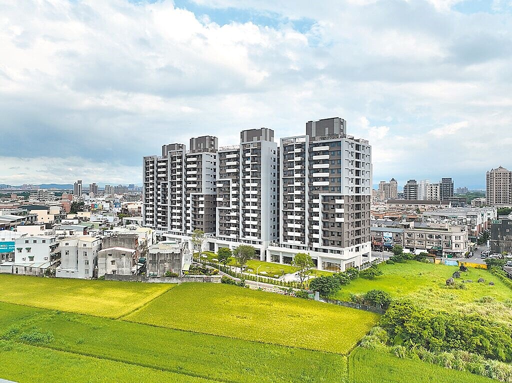 蘆竹二號社宅將於今年6月屆滿3年租期,有158戶希望續約卻擔憂租金調漲,住發處研擬採租金第1、2級凍漲,第3至6級微調1至3成,預計2月底公告。(住發處提供/蔡依珍桃園傳真)