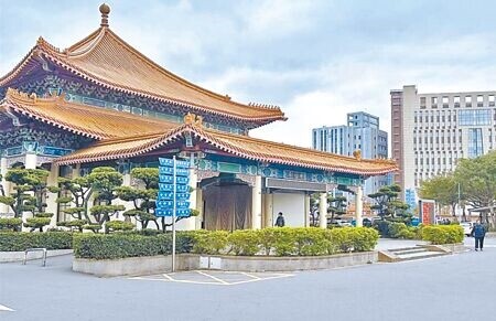 
新北市立殯儀館（板殯）禮廳已不敷使用，周邊出現噪音、環境等汙染，改建或遷建爭議不休，民政局15日舉行首場規畫優化說明會。（本報資料照片）
