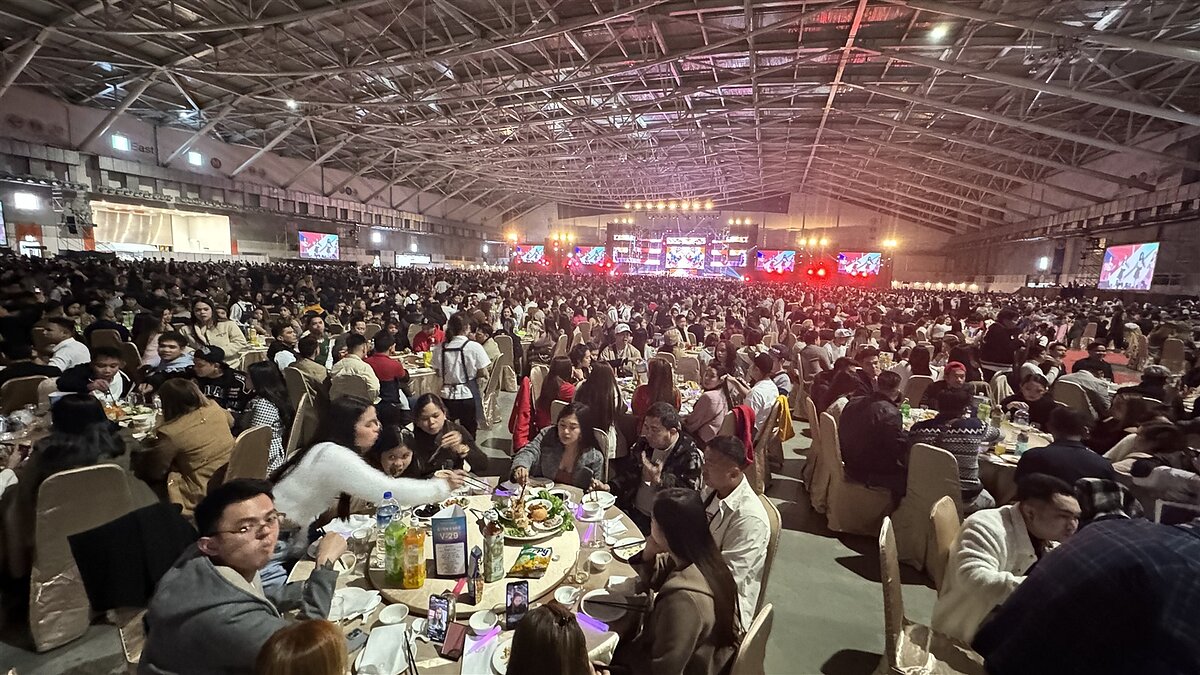 抽獎獎品與獎金價值超過2萬元時要繳稅,年終獎金若達88,501元也要預先扣繳。圖為科技產業尾牙示意圖。 圖/聯合報系資料照片