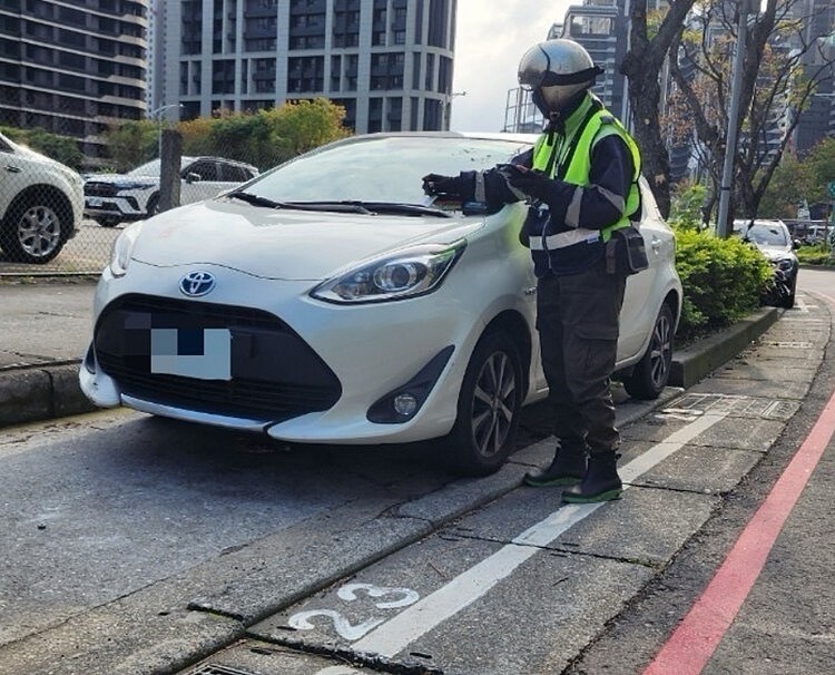 新北市路邊停車格，春節9天連假暫停收費。圖／新北市交通局提供