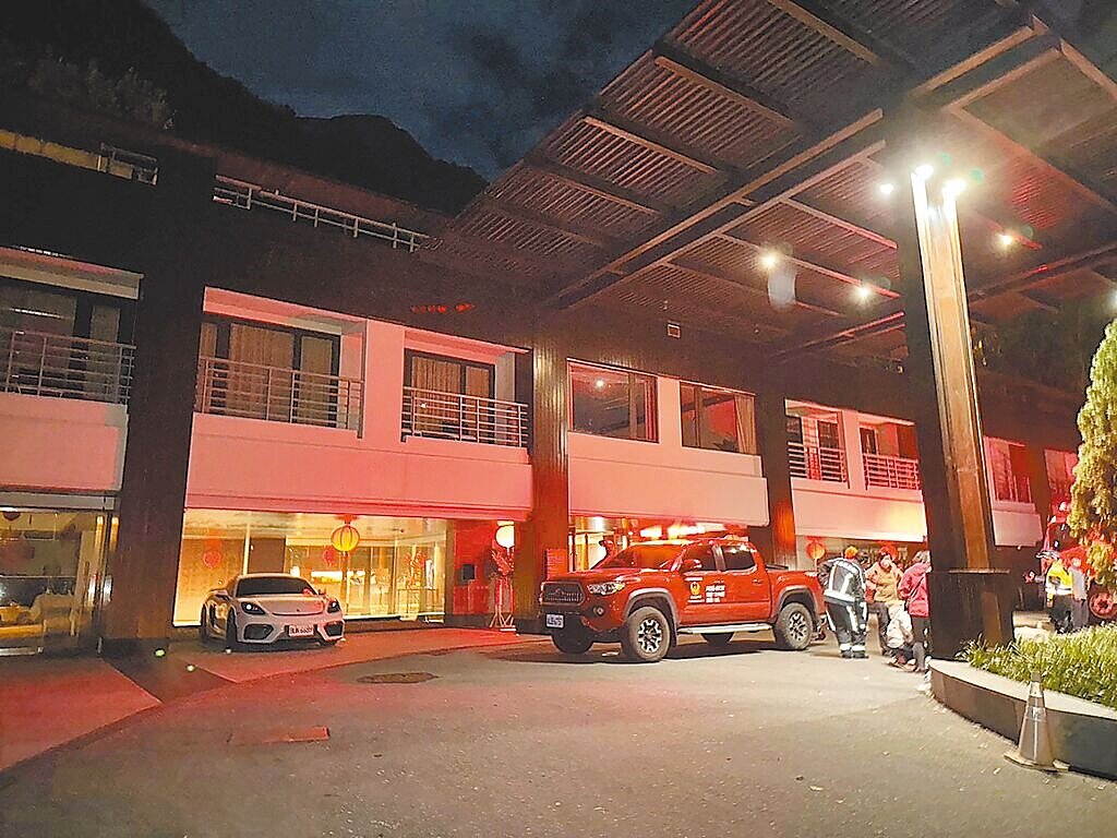 座落在太魯閣國家公園天祥地區的晶英酒店,16日才重新復業,當天深夜疑因地下1樓三溫暖烤箱起火發生火警。(花蓮縣消防局提供/羅亦晽花蓮傳真