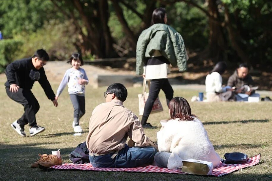 近兩天大陸冷氣團逐漸減弱,各地多雲時晴;白天氣溫逐日緩升,早晚明顯偏低、應持續注意保暖。圖/聯合資料照片