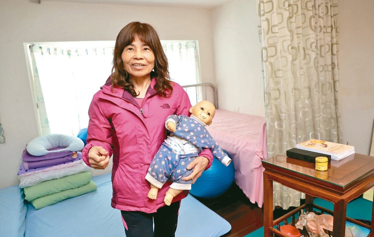 資深助產師周玉惠反對新設助產所可不具備助產的服務,認為此舉無法幫助助產師轉型。記者黃義書/攝影