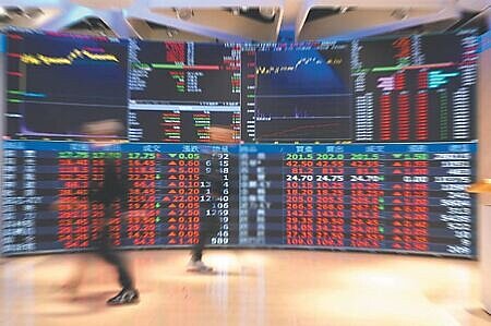 農曆年前偏保守觀望,但經濟基本面持續溫和成長,加上外資收假後重新回流買進台股,仍看好今年台股表現。圖∕本報資料照片