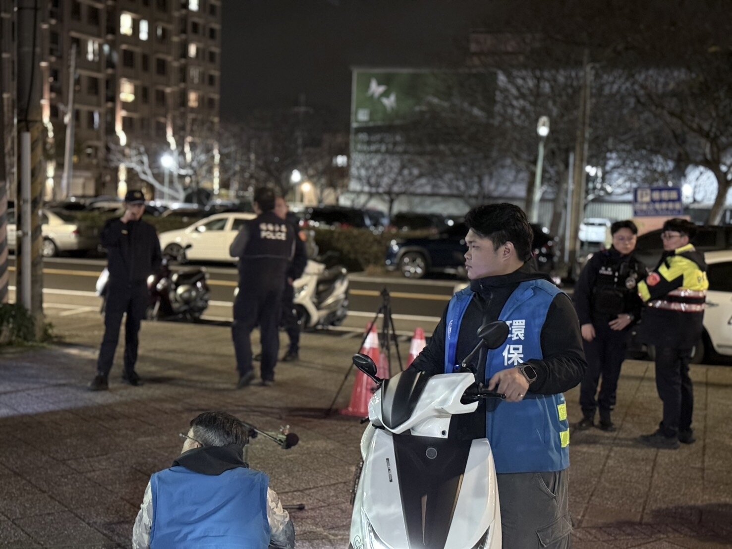 為改善噪音車擾民問題，該局積極執行環警監聯合攔檢，至去年12月31日止，裁罰金額高達828萬元。圖：環保局提供