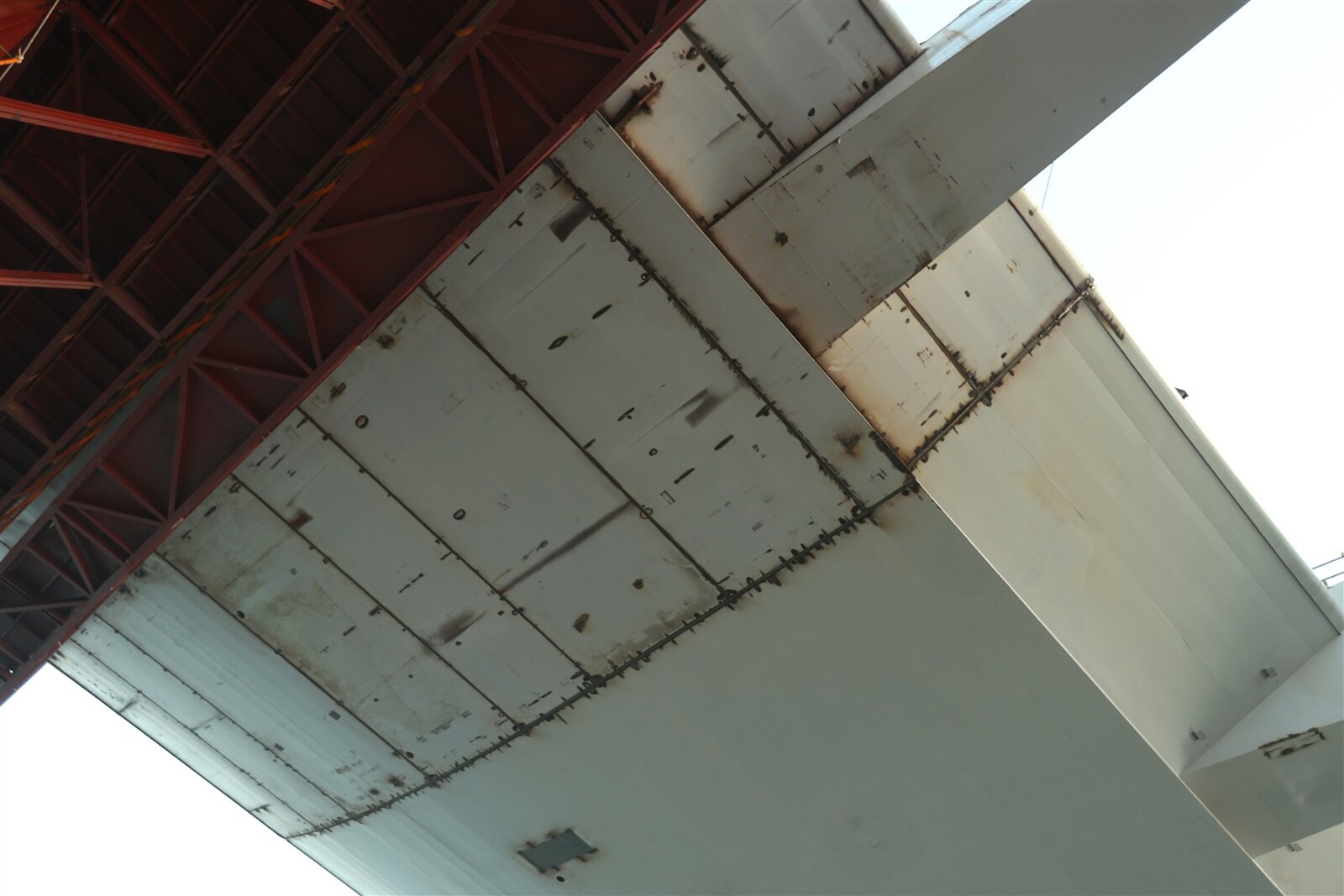 淡江大橋橋面採用360度焊接。記者蘇健忠/攝影