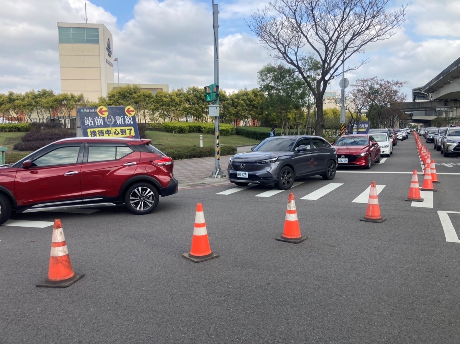 中壢轄區仁海宮、青埔商圈皆為轄區重要景點,春節期間預估有龐大旅遊及購物之人潮。圖:警方提供