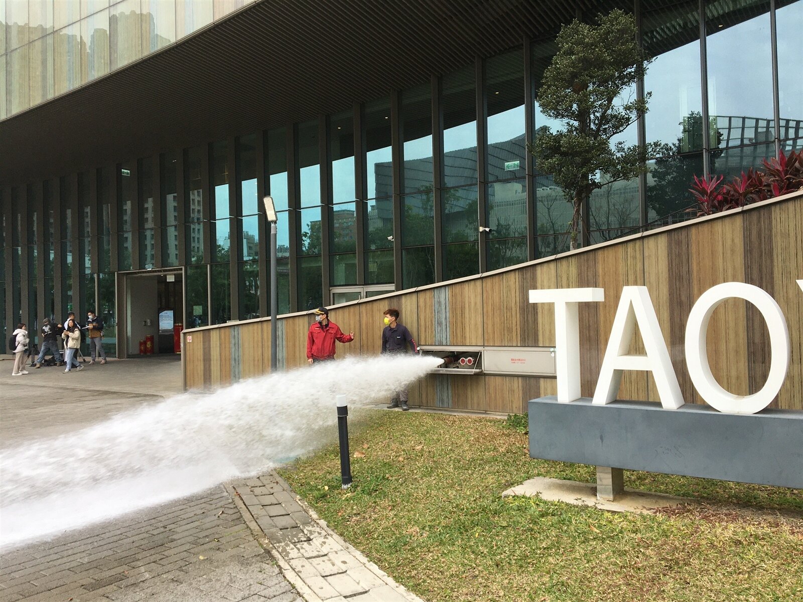 此次主要檢視商場內各項消防設備能否正常運作。圖：消防局提供