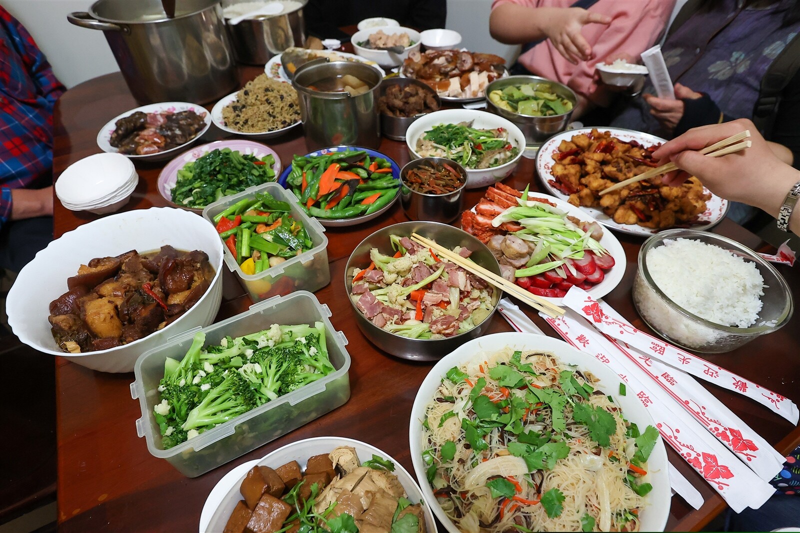 沒吃完的菜品，可包覆完整後放進冰箱，不用特別在室溫放涼。本報資料照片 