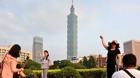 為防止淪為詐騙溫床,著名地標的台北101展開租戶清查。圖∕本報資料照片