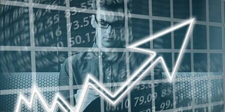 
美國經濟基本面並無明顯轉弱及台股多頭格局堅固等因素，投資人可考慮抱牢台股及美股，喜迎金蛇年到來。圖∕本報資料照片
