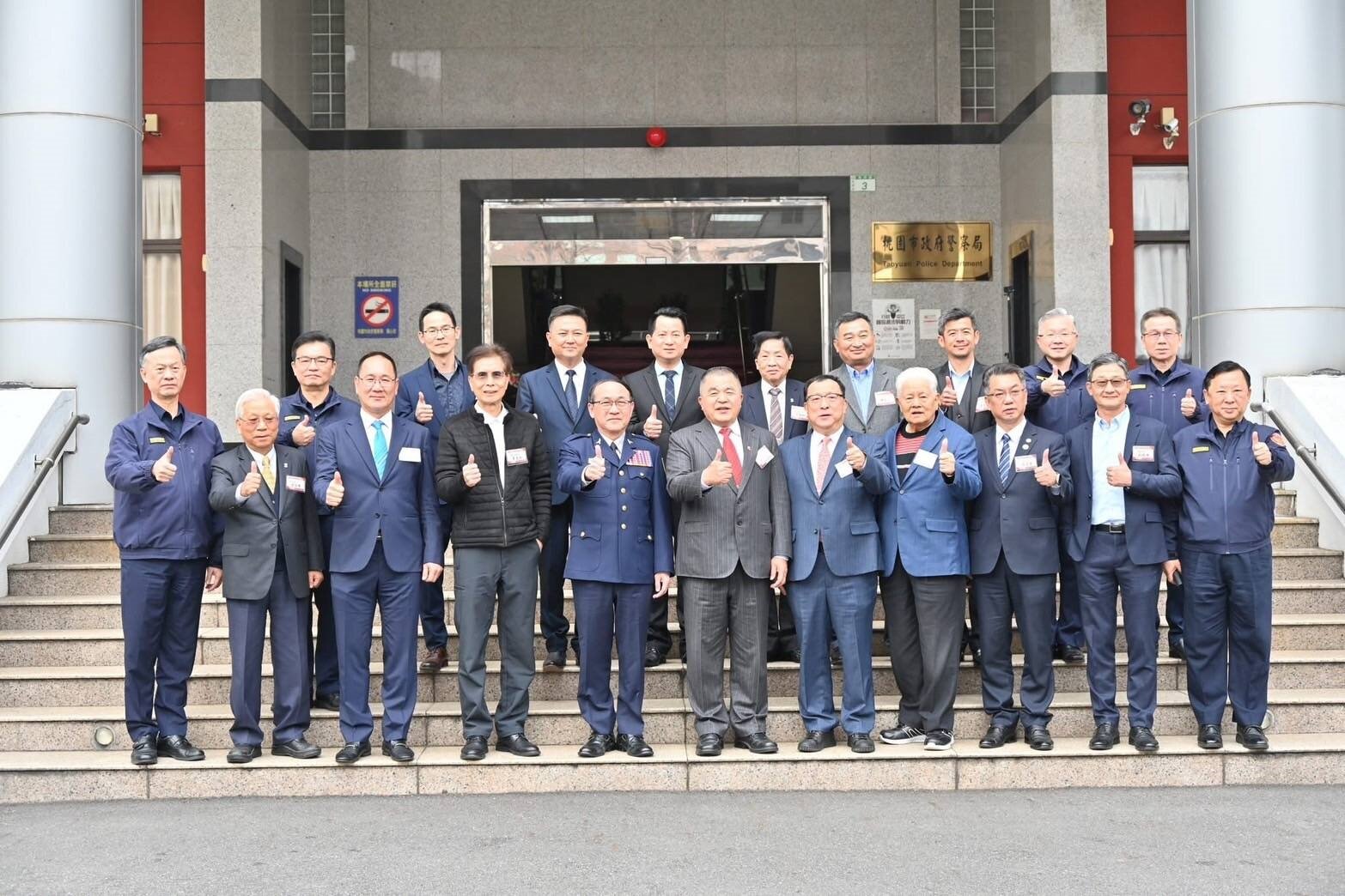 這些捐贈表示該公會對於社會的關懷及市政的全力協助，也為桃警團隊提供了寶貴的支持。圖：不動產開發商業同業公會提供