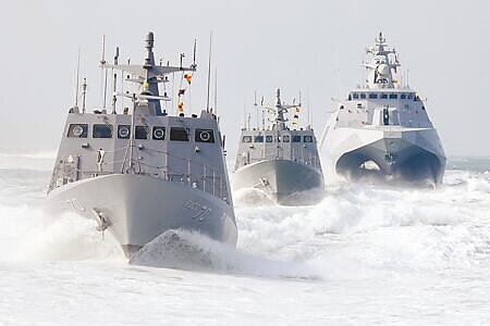 外國媒體分析,美國總統川普就職後幾小時,台灣立法院便凍結了數十億美元國防預算,有些人擔心,這可能會惹毛川普。(本報資料照片)