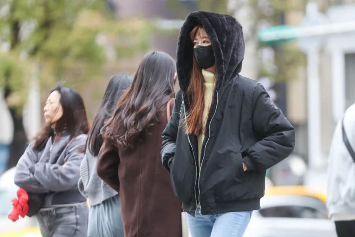 中央氣象署預報員林定宜表示,28日清晨為這波寒流最冷時段,北部、宜蘭低溫下探6度,初六將迎另波冷空氣,預估強度為大陸冷氣團等級。聯合報系資料照