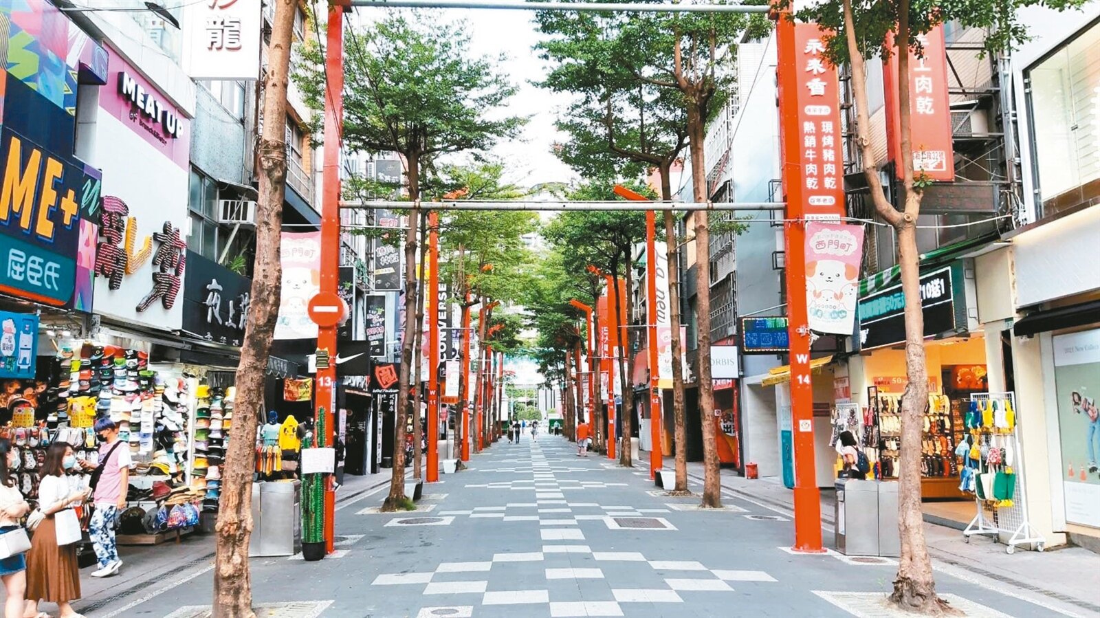 去年北市熱門觀光景點排名大洗牌,西門商圈首度納入調查,就躍上第一名。本報系資料照片