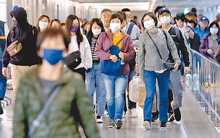 
桃園捷運公司1日宣布，自2月3日起，由A1台北車站直達桃園機場加班車，每天提早自清晨5時30分發車，將試辦3個月。圖為機場人口示意圖。（本報資料照片）
