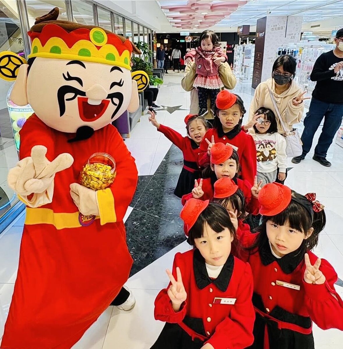 春節9天連假百貨業業績、人潮強強滾