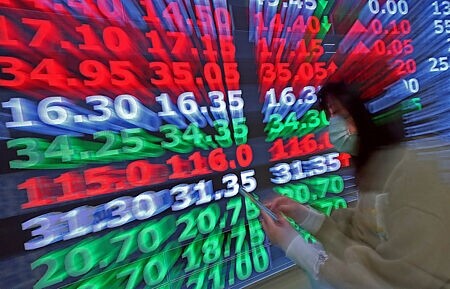 
根據投信統計顯示，過去大盤在單日大跌700點以上之後，表現都逐漸趨穩。圖∕趙雙傑

