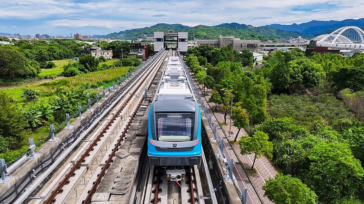 捷運三鶯線力拼今（2025）年完工，目前三鶯線工程進度已達八成。圖／新北市捷運局提供