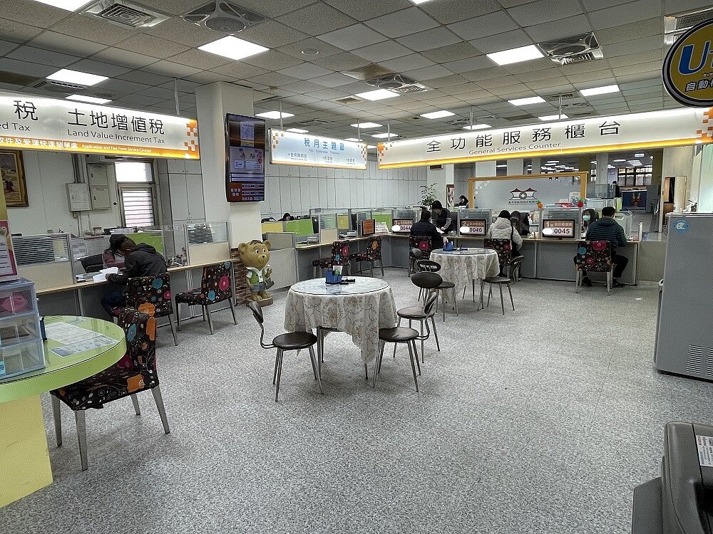 台中地稅局近3年主動協助低收入戶省房屋稅近千萬。圖/台中市府提供