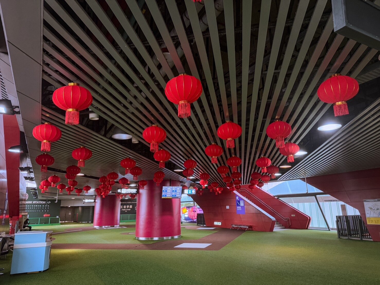 桃捷公司特別推出「搭機捷賞燈趣,桃園市民卡/一日票5折優惠任你行」票價雙優惠。圖:桃捷公司提供