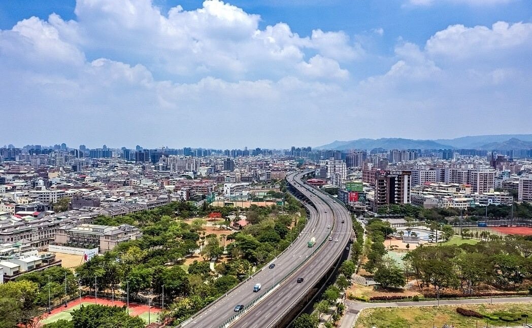 舊市區人口密度高,基本盤穩健,房價保值性更甚重劃區。業者提供