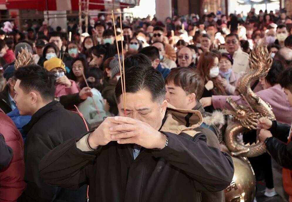 示意圖,與新聞人物無關。台灣人習慣於春節期間祭拜祈求好運。圖/聯合報系資料照