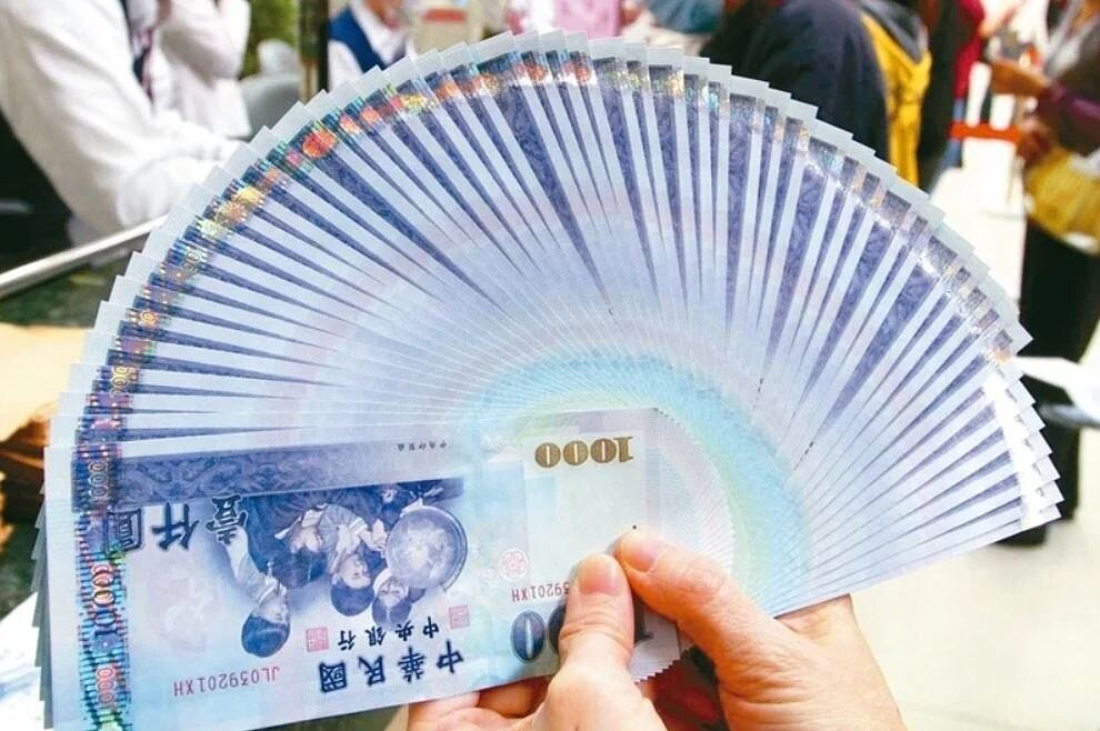 12家上市金控2025年元月獲利出爐,12家金控元月稅後純益合計為280.8億元,比去年同月12家金控獲利衰退約7.7%。 聯合報系資料照