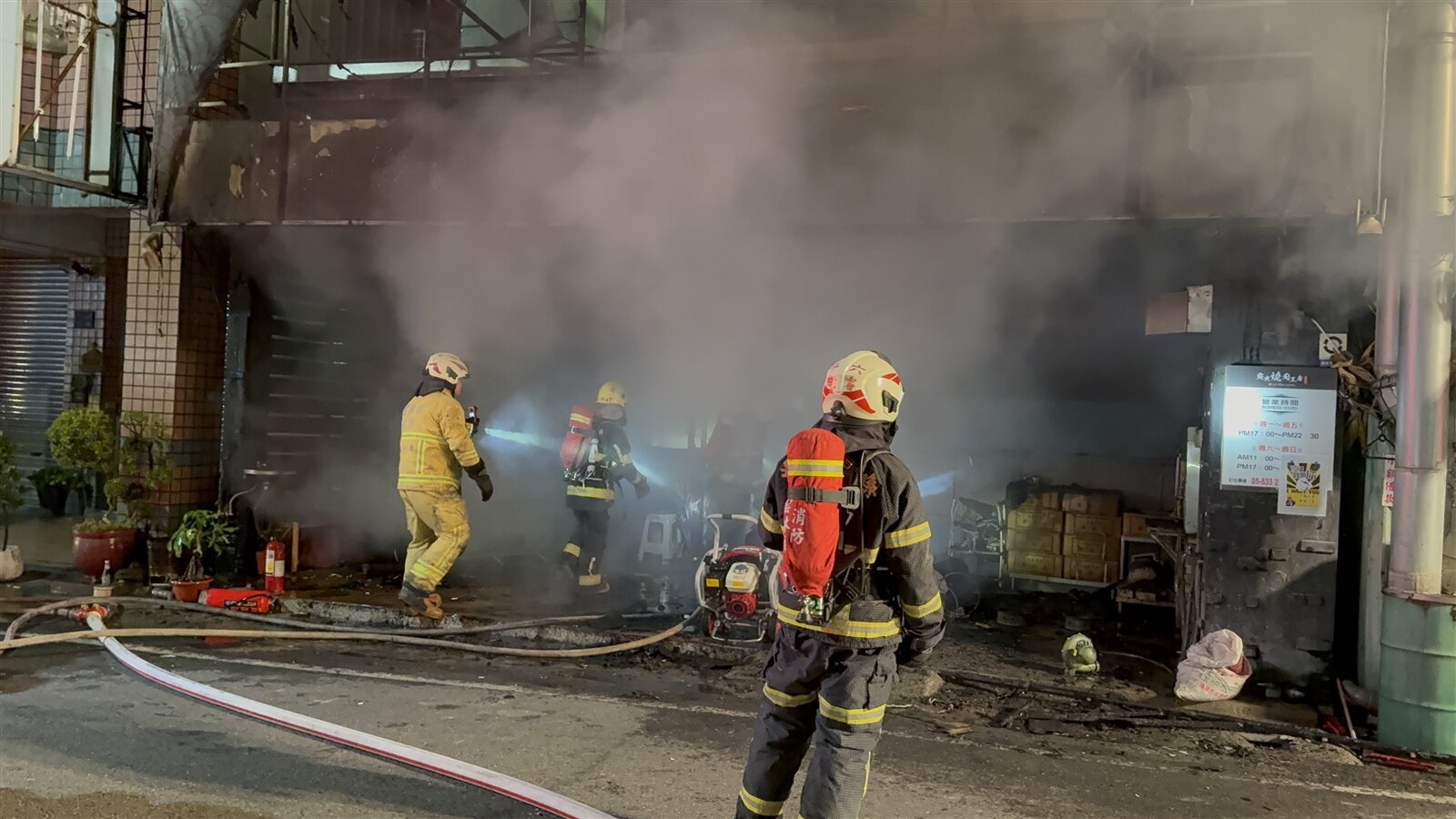 雲林縣斗六市一家燒肉店今晚傳出火警。記者陳雅玲/攝影