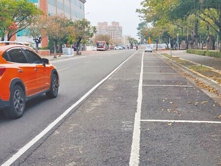
斗六市公所是雲林縣最早實施路邊停車收費的鄉鎮市，但不少車主為了省錢捨不得停，導致雲林縣政府周邊熱門路段經常是空的。（本報資料照片）
