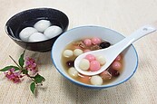 一吃湯圓就「食積」？　中醫師：按壓3穴位緩解腸胃不適