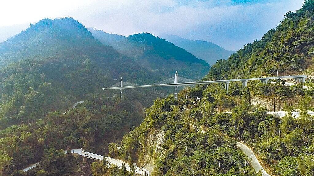 雲林縣清水溪橋將在今年3月動工,圖為模擬圖,下方是現有橋梁。(雲林縣政府提供/周麗蘭雲林傳真)