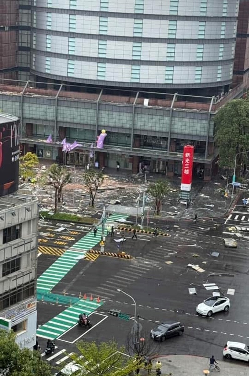 台中新光三越驚傳氣爆。圖/記者爆料網